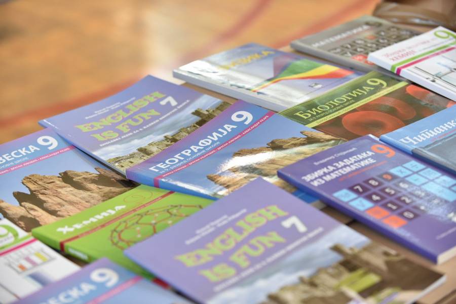 Влада Републике Српске усвојила је Информацију о обезбјеђивању бесплатних уџбеника за ученике основних школа у школској 2022/2023. години.