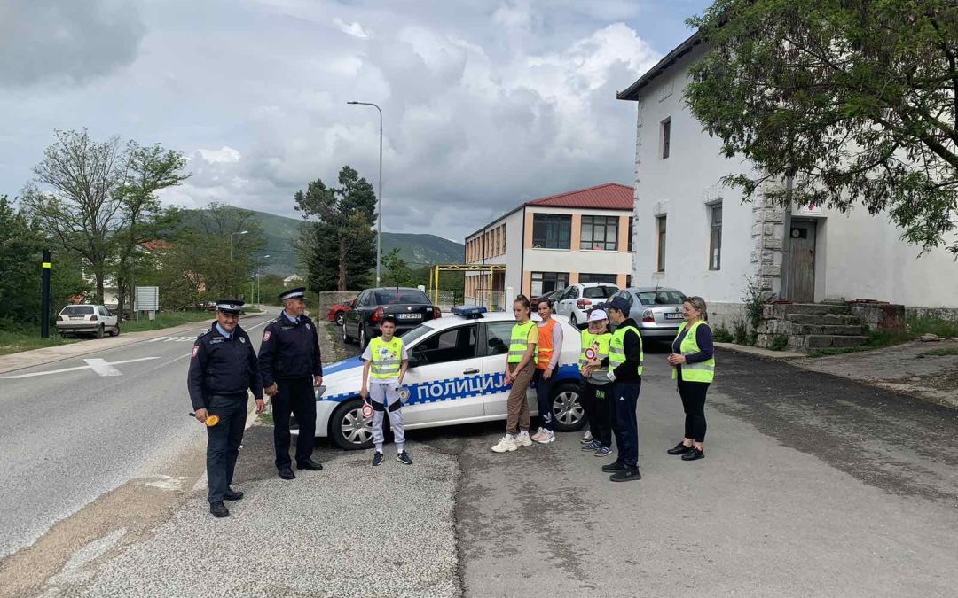 Обука чланова Школске саобраћајне патроле Основне школе „Његош“ Берковићи