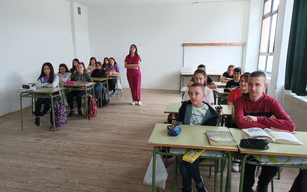 Данас је у нашој школи ученицима седмог разреда одржано предавање на тему: „Пубертет и физичке промјен“