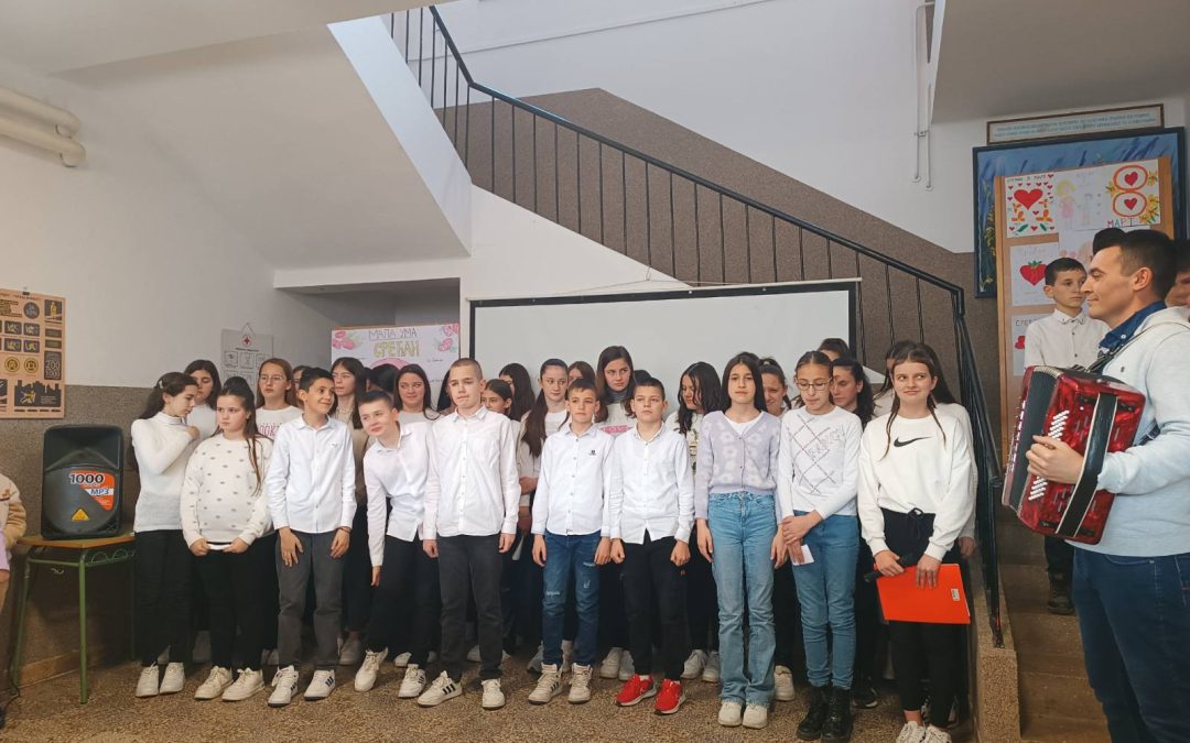 Поводом Осмог марта, Међународног дана жена, реализована је школска приредба у част свим мамама, бакама и женама широм свијета.